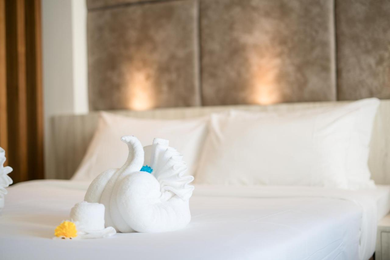 Destinaation Patong Boutique Hotel By The Sea Exteriör bild