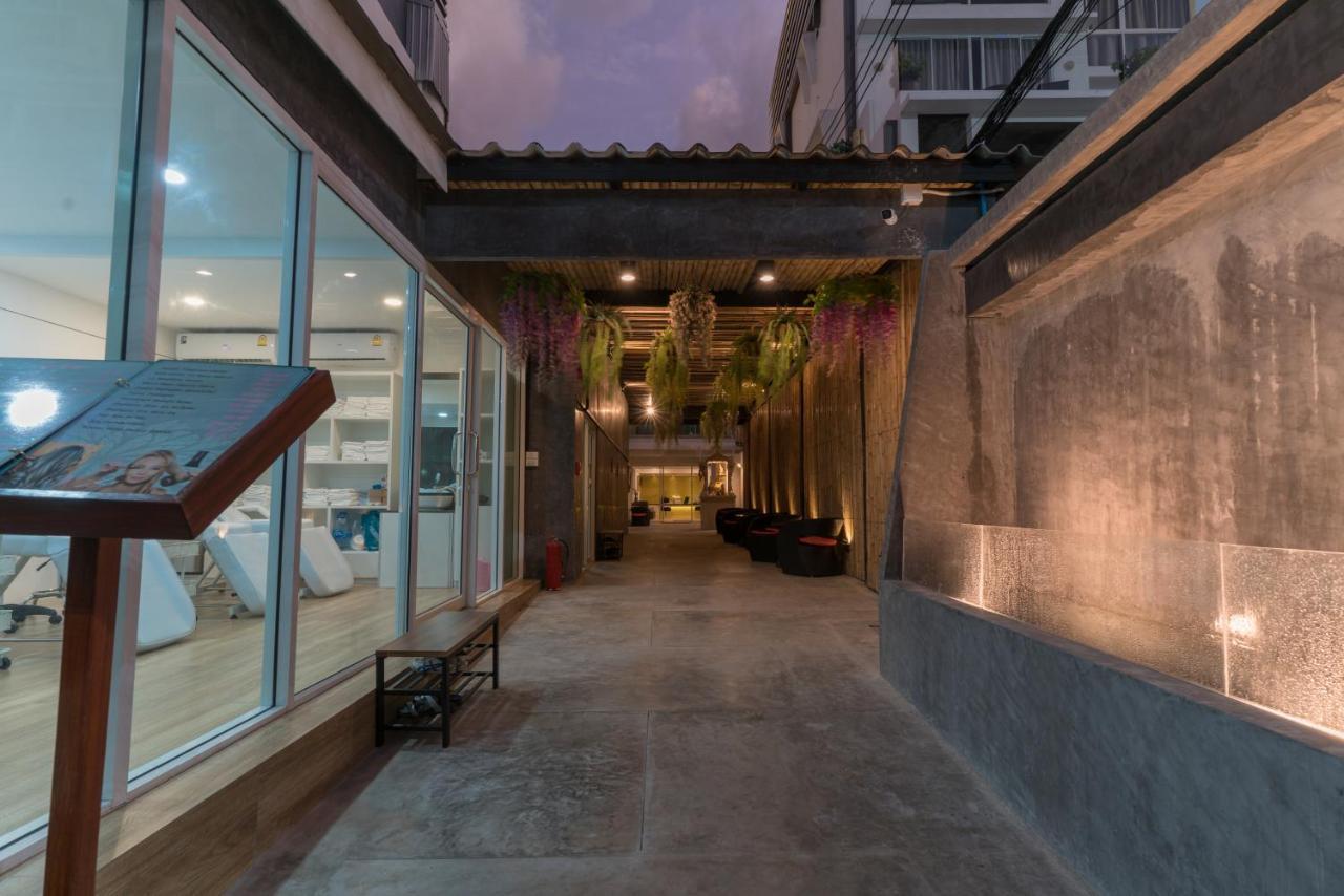 Destinaation Patong Boutique Hotel By The Sea Exteriör bild